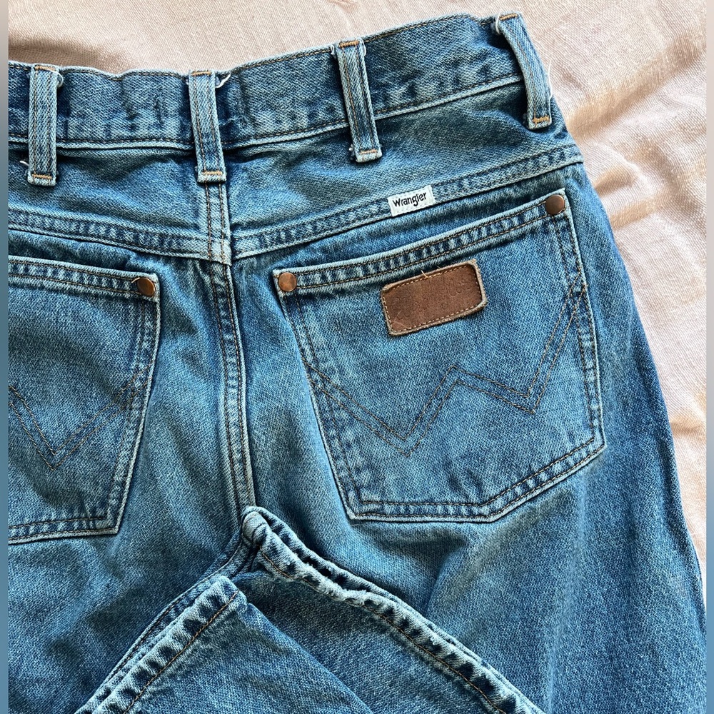 Wrangler Straight Leg Distressed Jeans